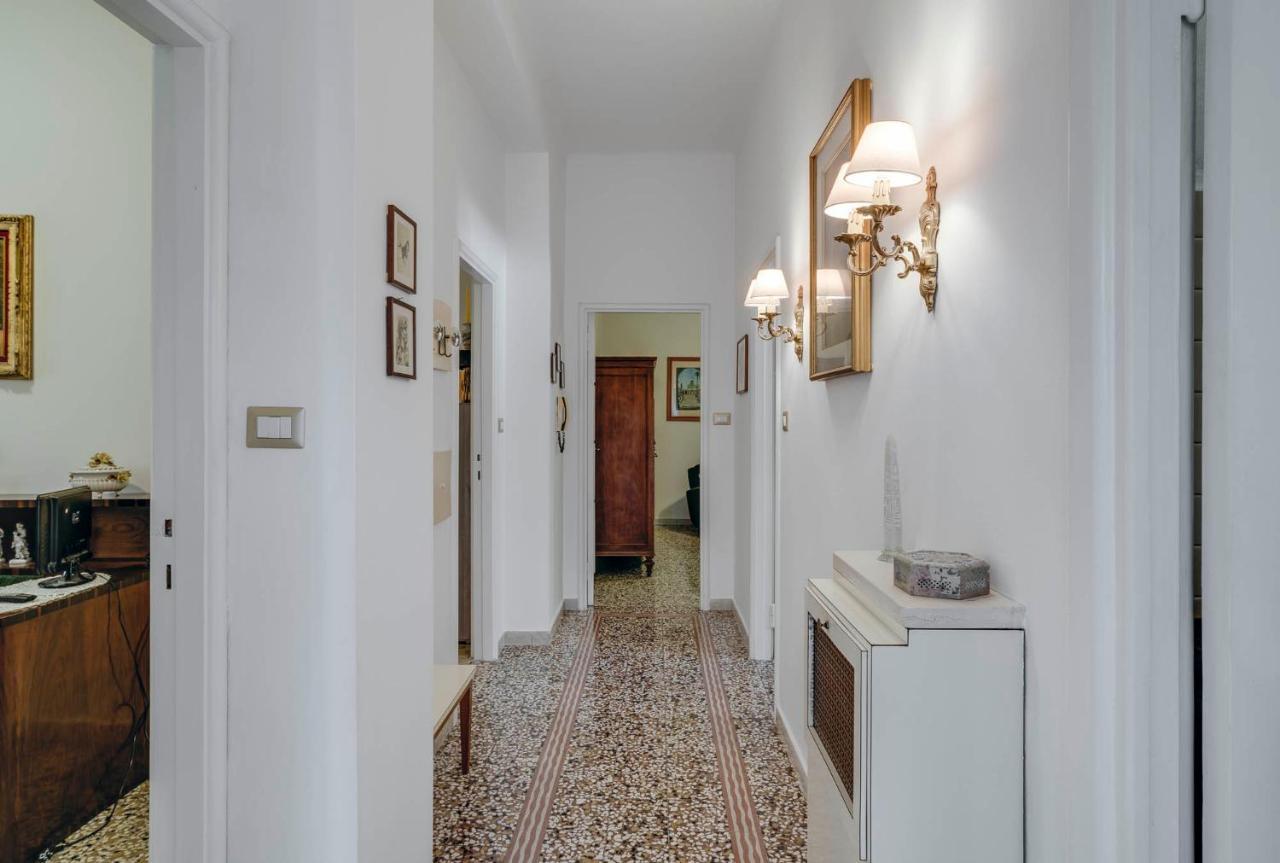 Sentirsi A Casa, Lontano Da Casa-feel At Away From * Caronno Pertusella