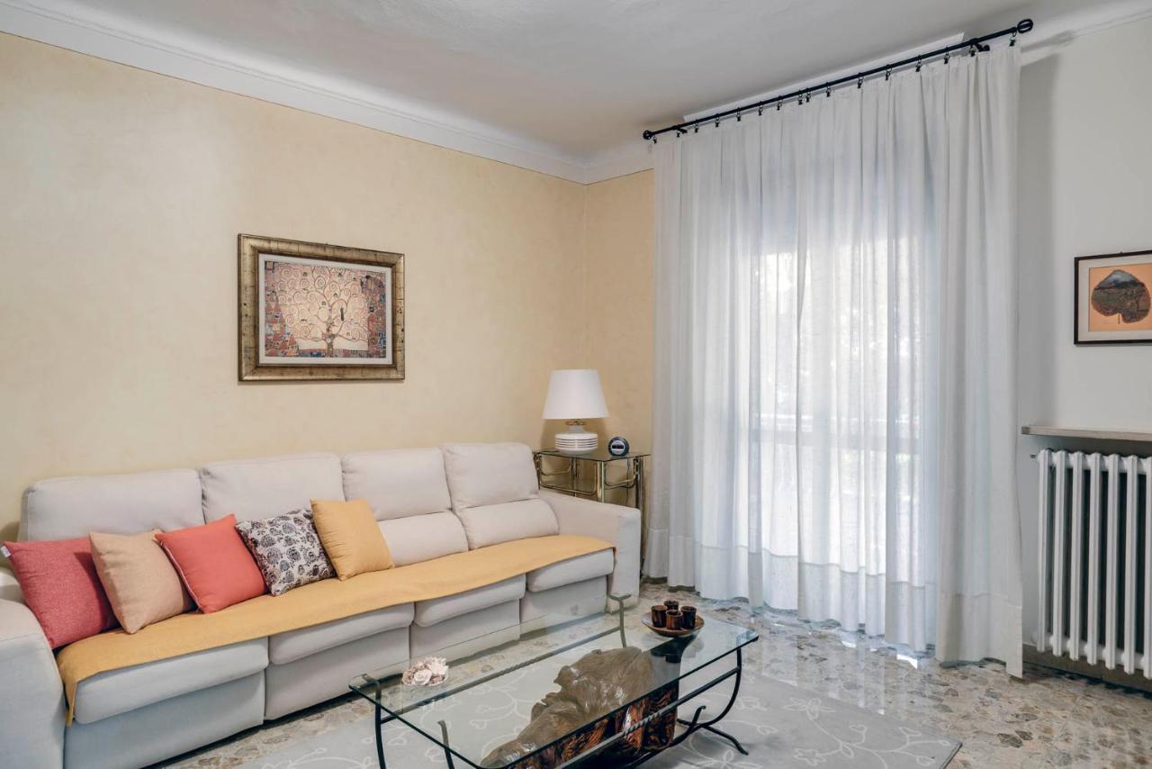 Apartment Sentirsi A Casa, Lontano Da Casa-feel At Away From Caronno Pertusella
